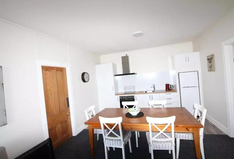 Huoneisto 1 Makuuhuone, Mangonui Waterfront Apartments
