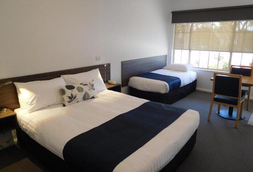 חדר דלוקס, Commercial Golf Resort