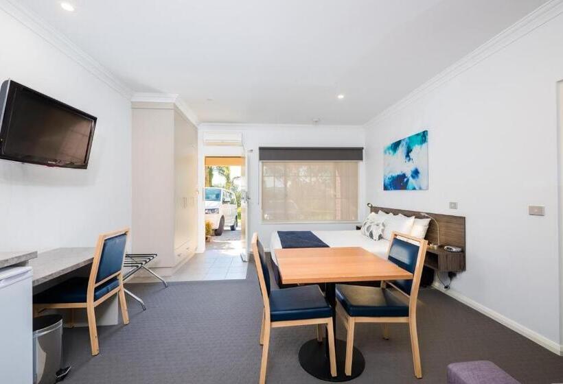 סוויטה קלאסית, Commercial Golf Resort