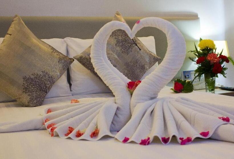 Номер Deluxe с Балконом, On Hotel Phuket   Sha