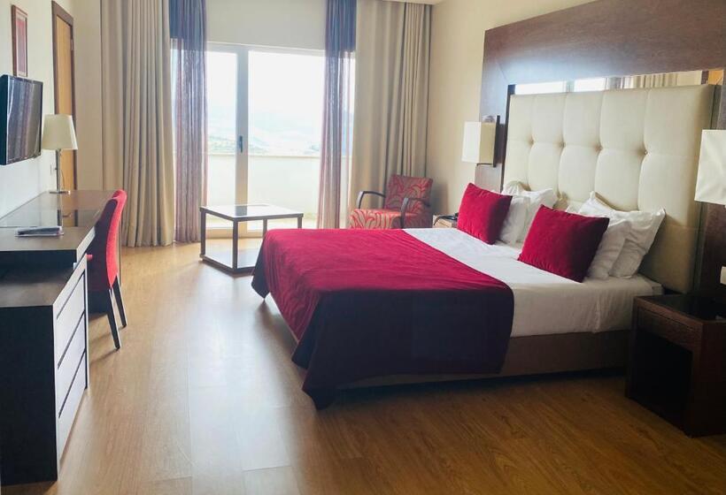 Президентский Люкс, Placido Hotel Douro   Tabuaco