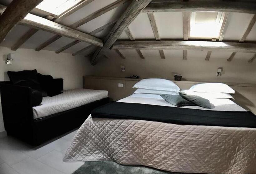 ペントハウスルーム, Rouge Hotel International