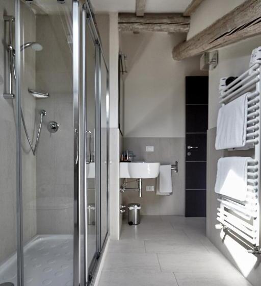 ペントハウスルーム, Rouge Hotel International