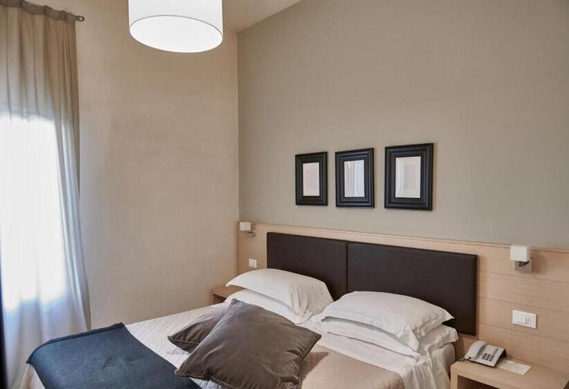 クラシックジュニアスイート, Rouge Hotel International