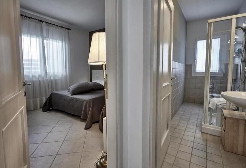 スタンダードルーム, Rouge Hotel International