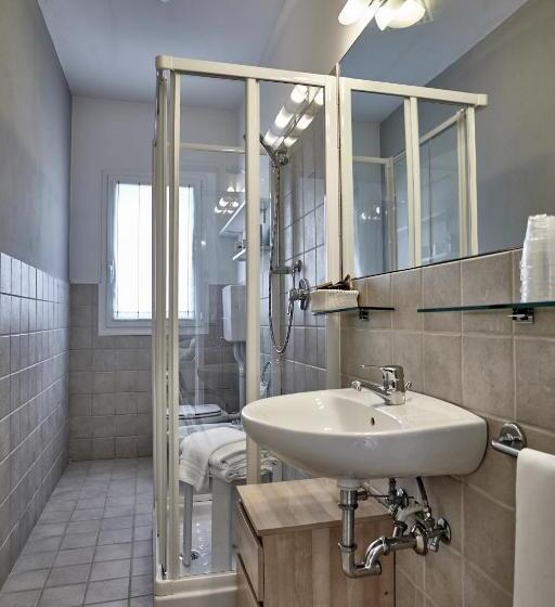 Номер Стандарт, Rouge Hotel International