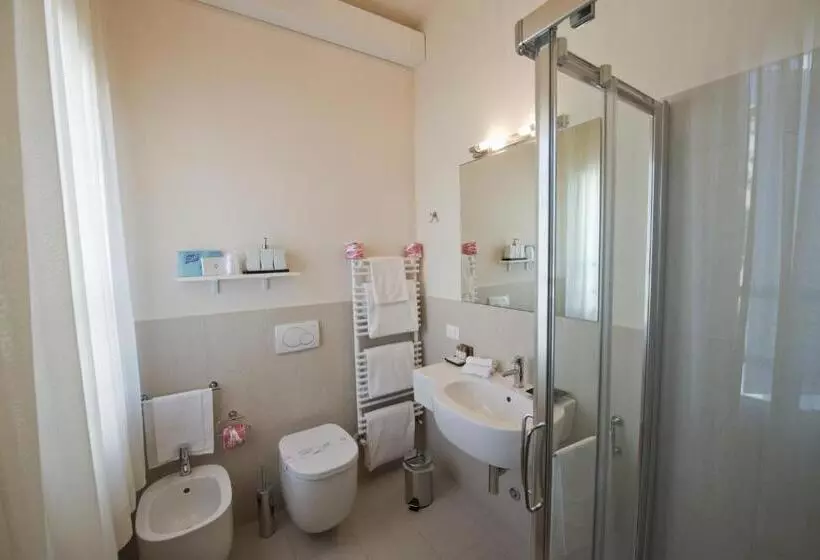 一ベッドルームエクゼクティブアパートメント, Rouge Hotel International