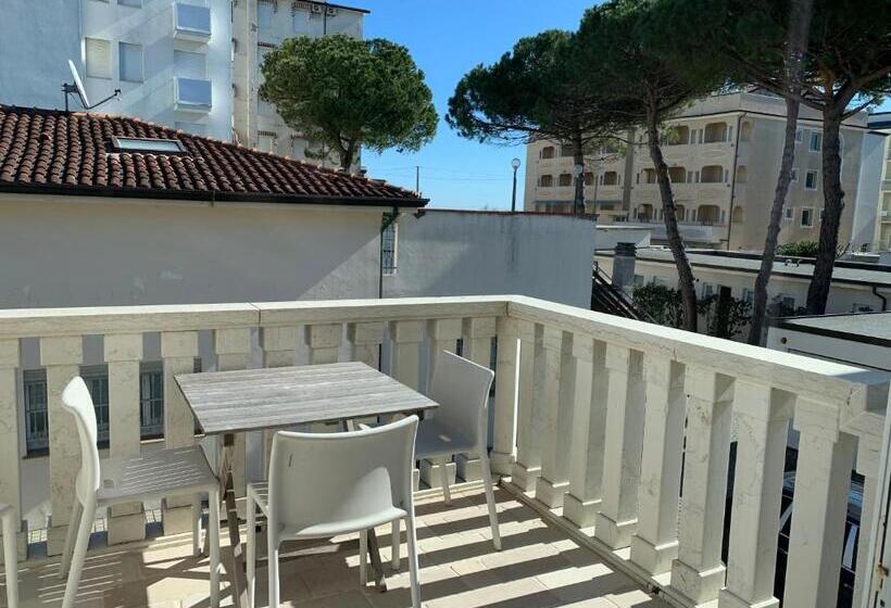 一ベッドルームエクゼクティブアパートメント, Rouge Hotel International