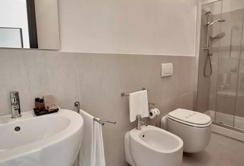 スーペリアージュニアスイート, Rouge Hotel International