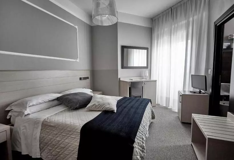 サイドオーシャンビュースタンダードルーム, Rouge Hotel International