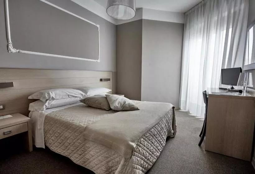 サイドオーシャンビュースタンダードルーム, Rouge Hotel International