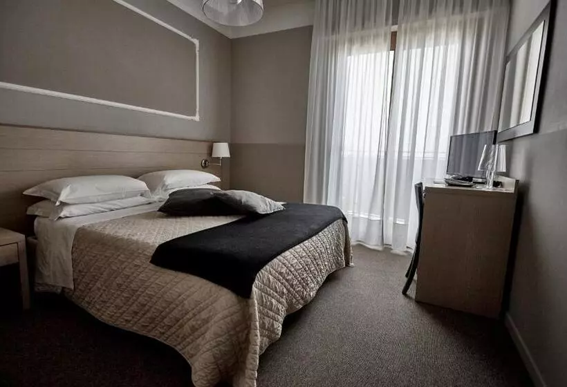 サイドオーシャンビュースタンダードルーム, Rouge Hotel International