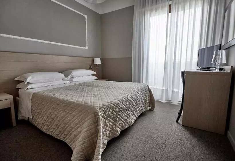 オーシャンビュースタンダードルーム, Rouge Hotel International