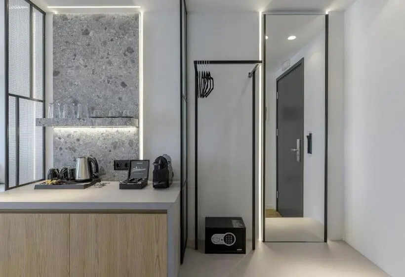 スイート, Acropolis Magenta Luxury Suites