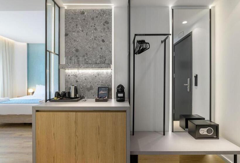 סוויטה, Acropolis Magenta Luxury Suites