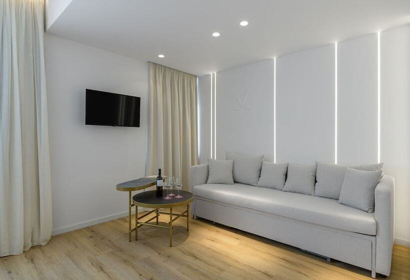 סוויטה, Acropolis Magenta Luxury Suites