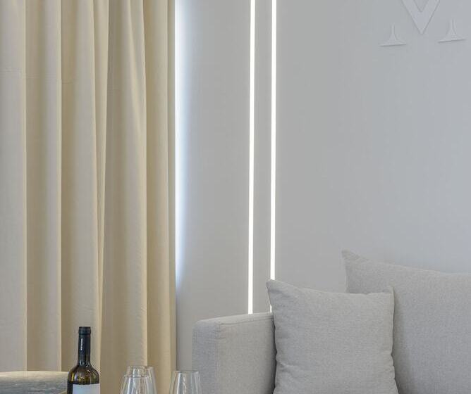 סוויטה, Acropolis Magenta Luxury Suites