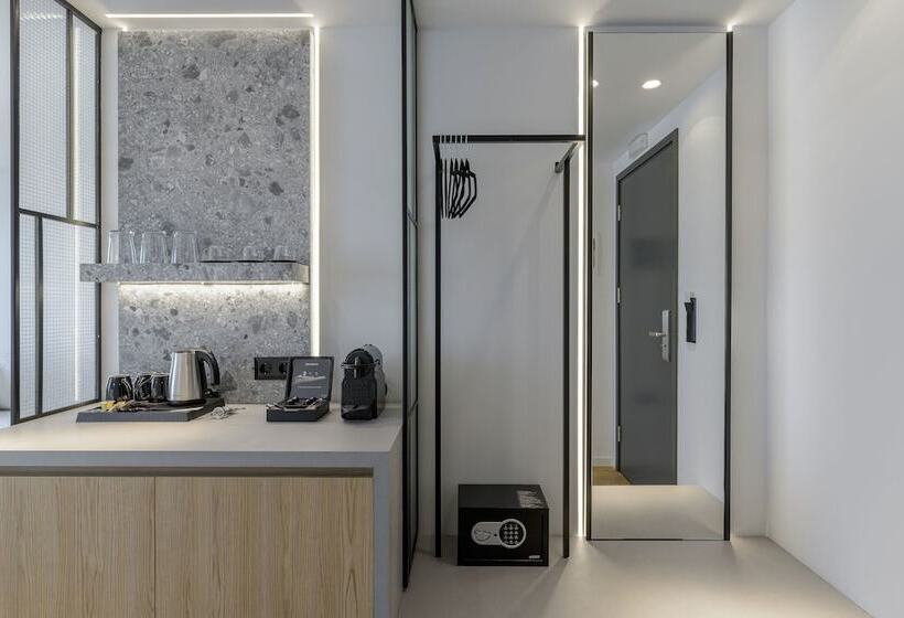 סוויטה, Acropolis Magenta Luxury Suites