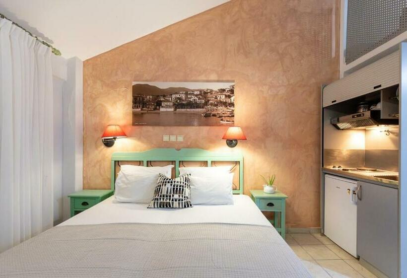 スタンダードトリプルルーム, Limenaria Beach