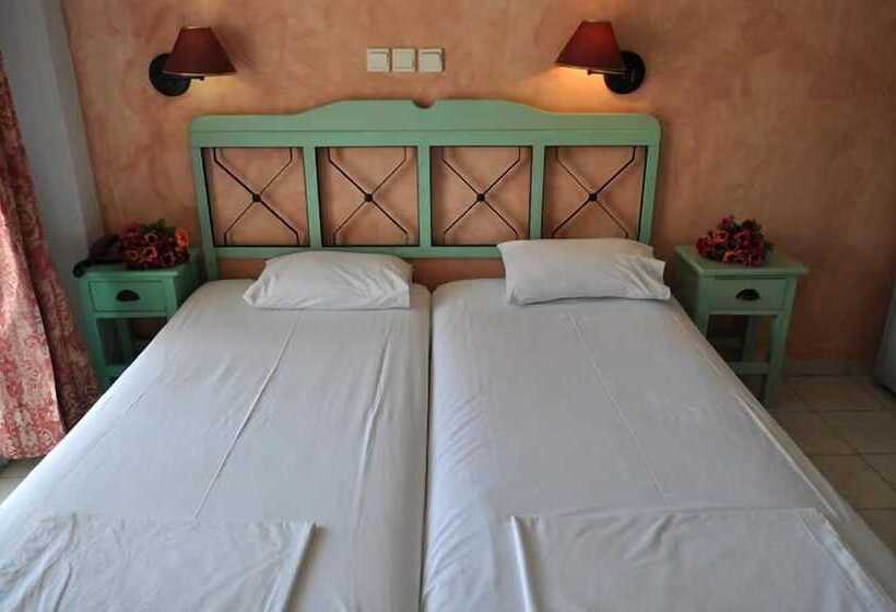 スタンダードトリプルルーム, Limenaria Beach