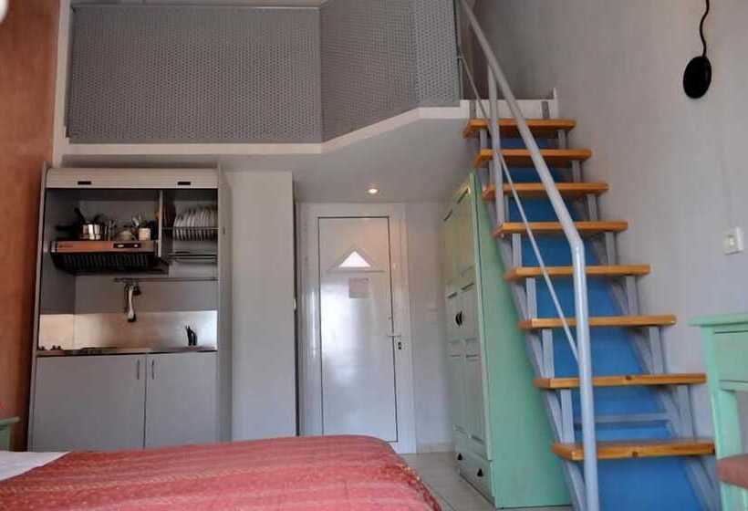 スタンダードトリプルルーム, Limenaria Beach