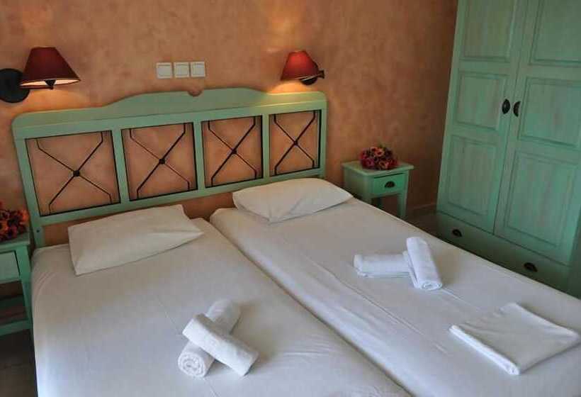 标准间, Limenaria Beach