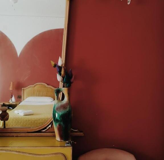 标准三人间, Abali  Gran Sultanato