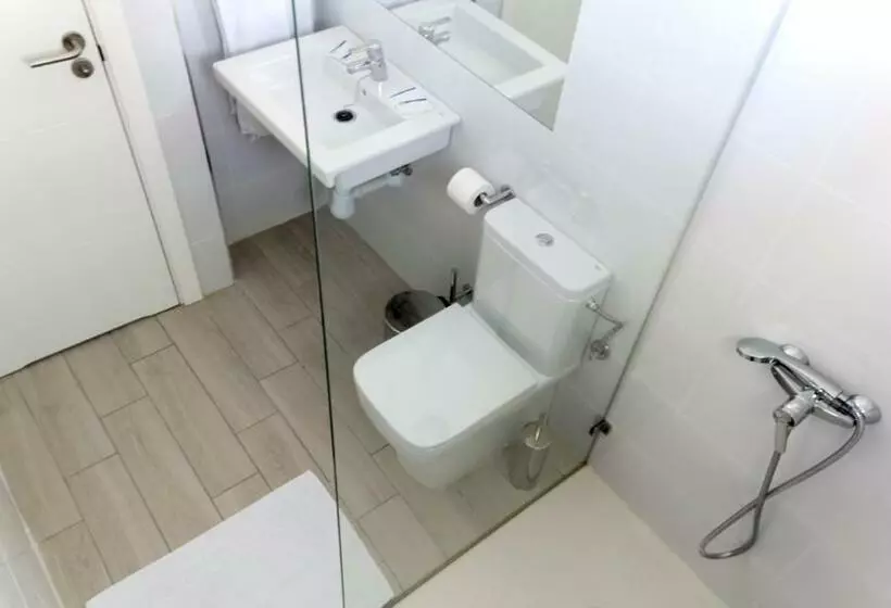 خانه یا کلبه ی ییلاقی با نمای استخر, Fbc Fortuny Resort - Adults Only