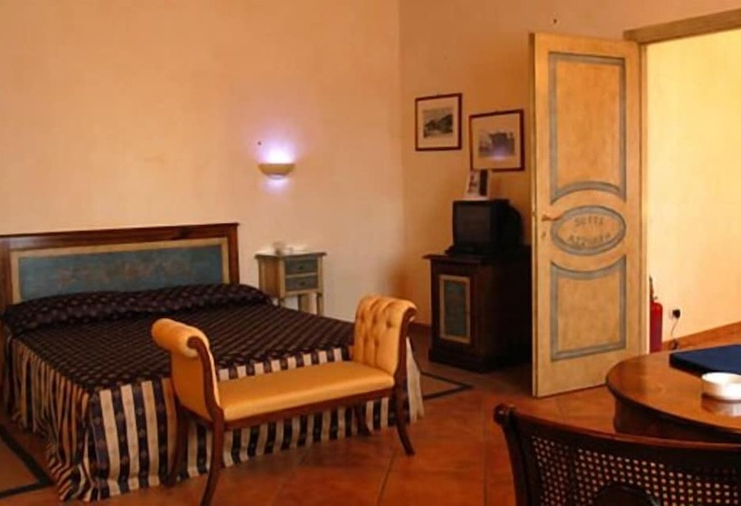 带按摩浴盆的套房, Adda