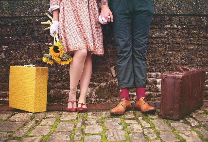 غرفة قياسية, & Bildungszentrum Matt