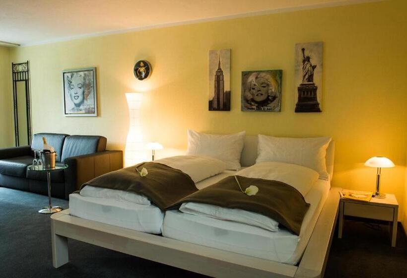 جناح, & Bildungszentrum Matt