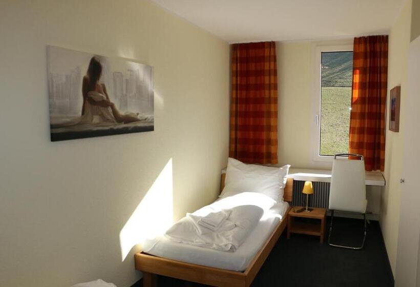 غرفة قياسية فردية, & Bildungszentrum Matt