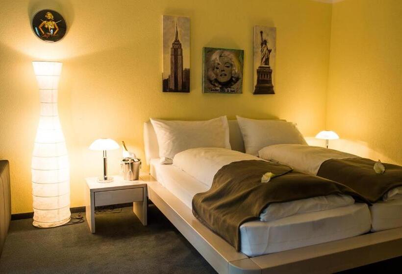 جناح, & Bildungszentrum Matt