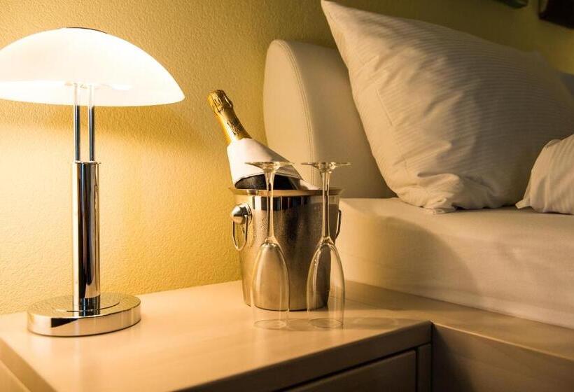 جناح, & Bildungszentrum Matt