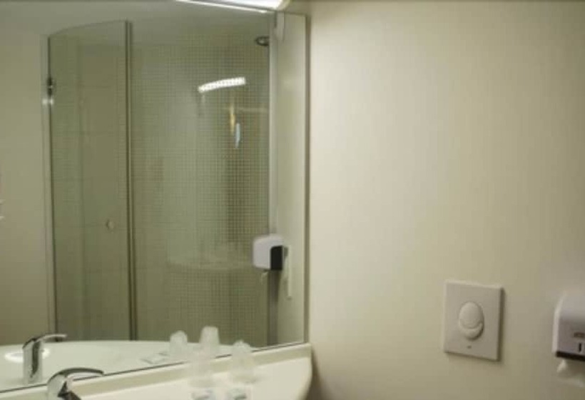 스탠다드 트리플 룸, Brit Hotel Confort Villeneuve Sur Lot