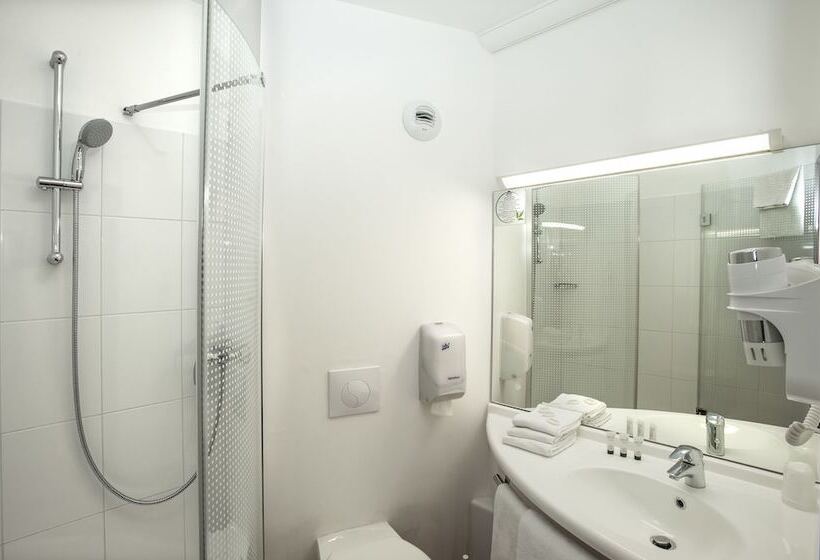 스탠다드 트리플 룸, Brit Hotel Confort Villeneuve Sur Lot