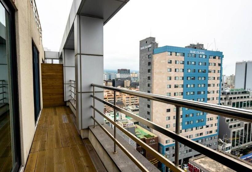 جناح مزود بتراس, Haema