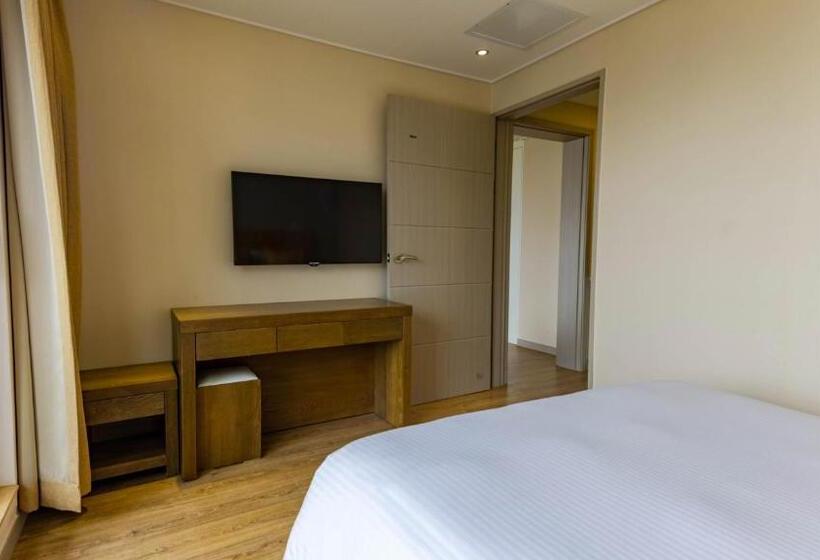 جناح مزود بتراس, Haema