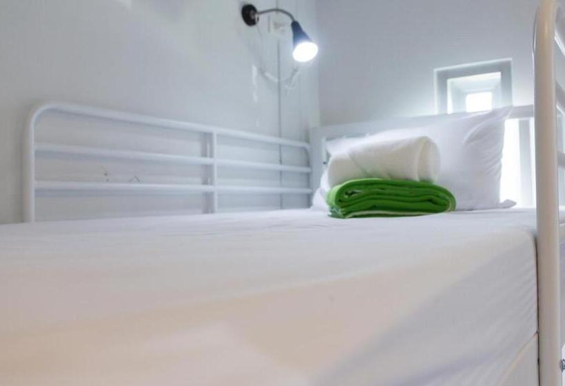 발코니가 있는 4인용 스탠다드 룸, Krabi Pitta House