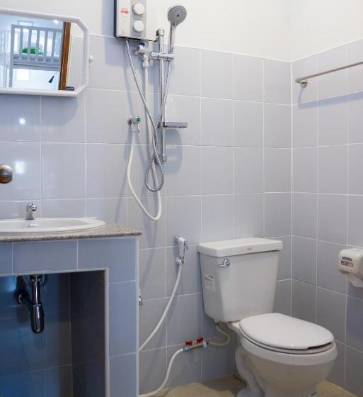 발코니가 있는 4인용 스탠다드 룸, Krabi Pitta House