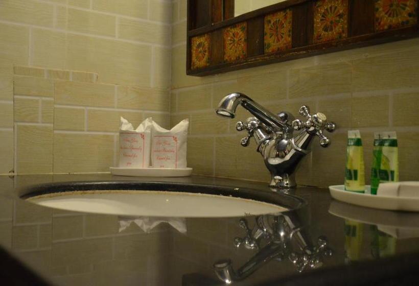 家庭套房, Malji Ka Kamra