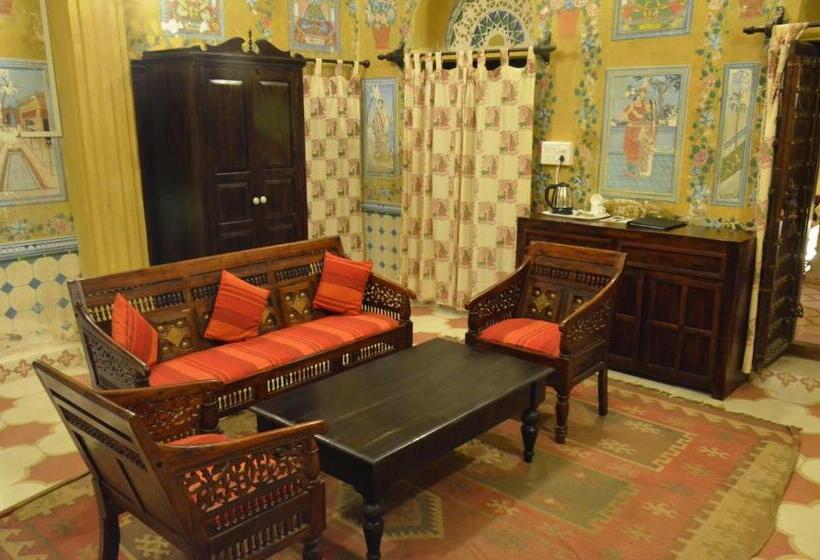 家庭套房, Malji Ka Kamra