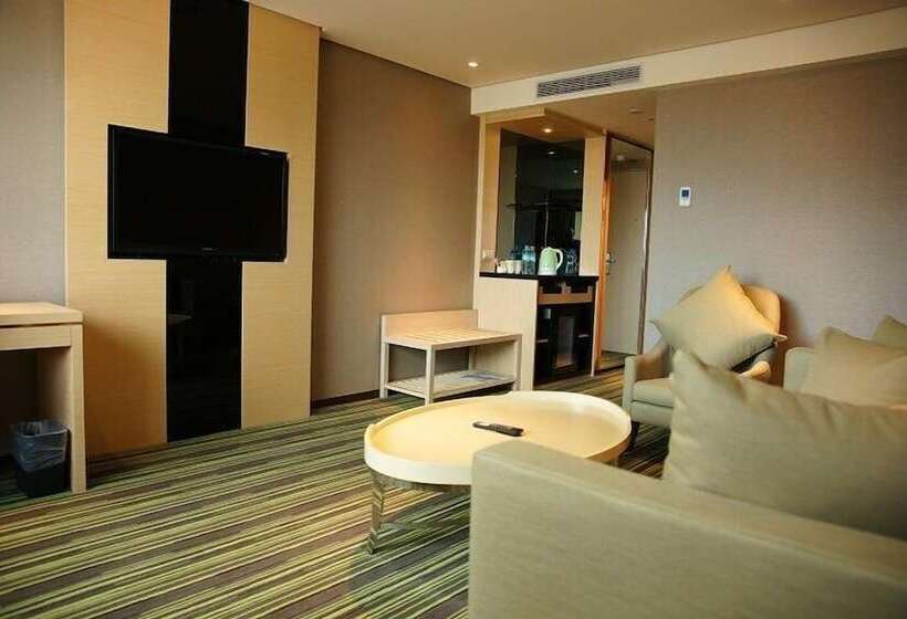 سوییت اجرایی, Tao Garden