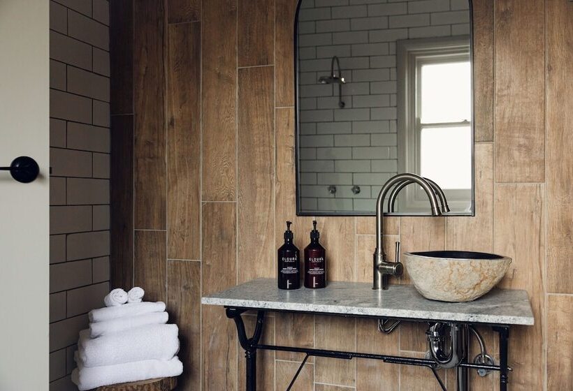 סוויטה, Links House