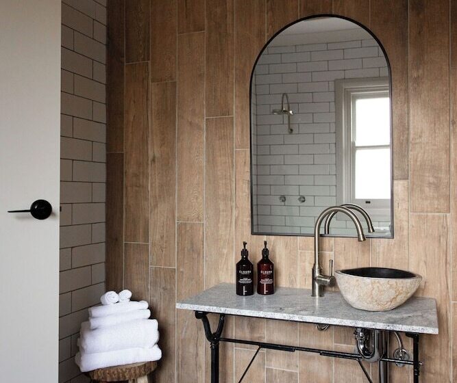 סוויטה, Links House