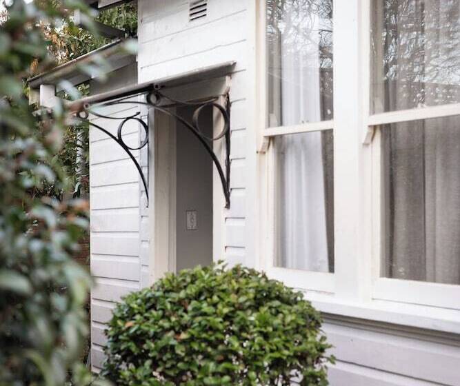 בקתה, Links House