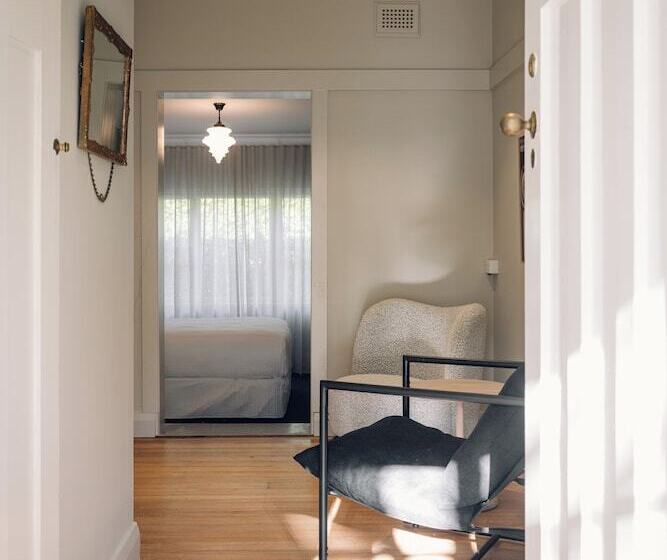 חדר סטנדרט, Links House