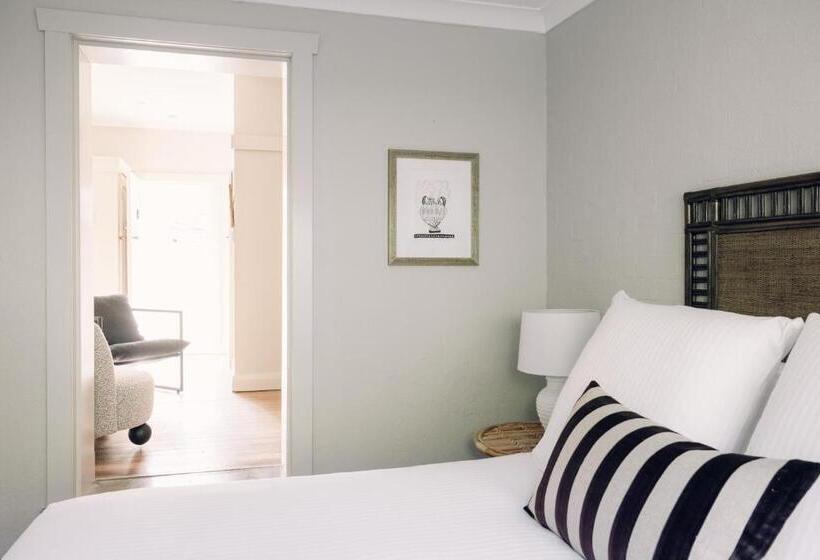 מיטת קינג בסוויטה, Links House