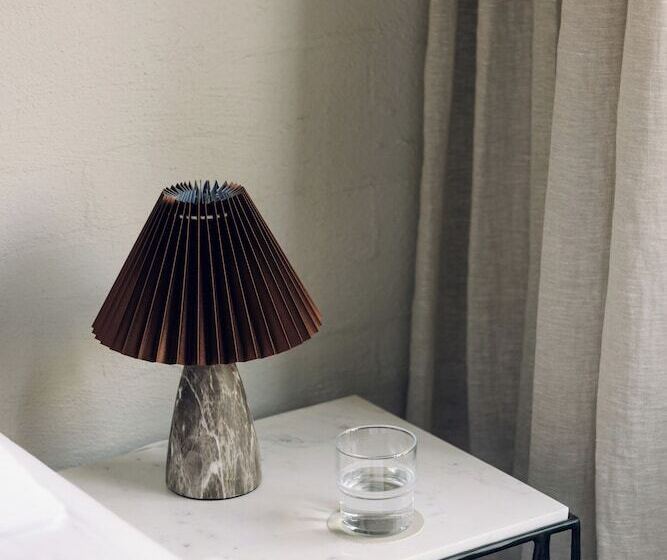 חדר סטנדרט, Links House