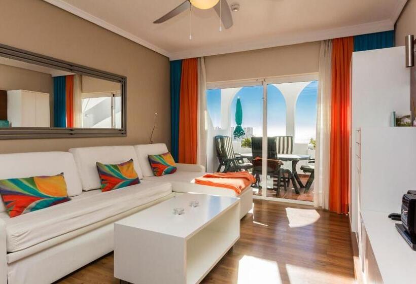 Апартаменты 2 Спальни Вид на Море, Regency Torviscas Apartments And Suites